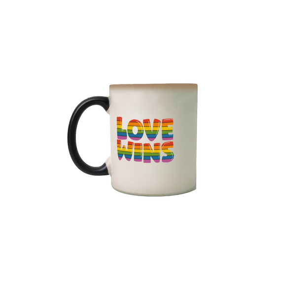 Caneca Love Wins