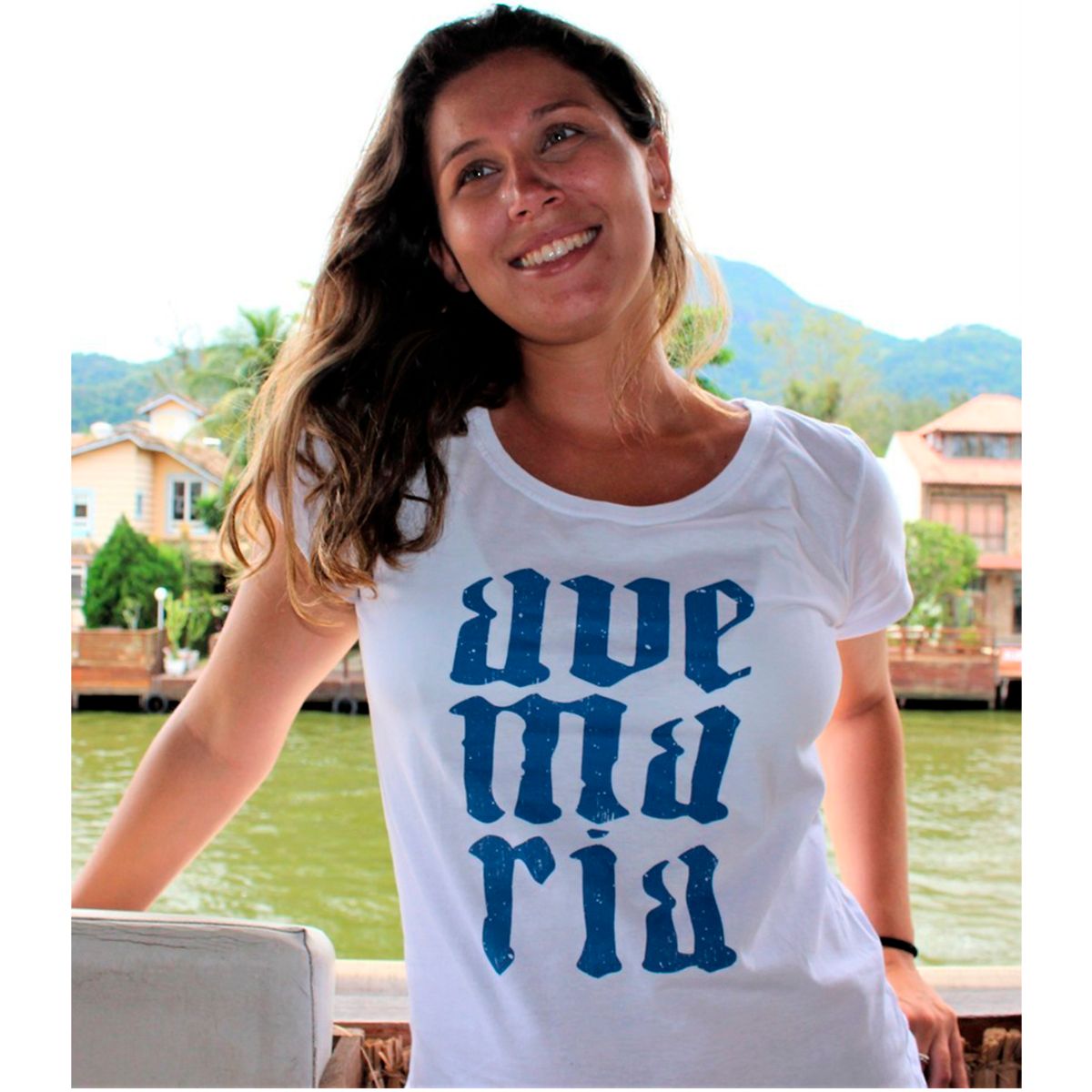 Nome do produto: Camiseta Feminina Ave Maria