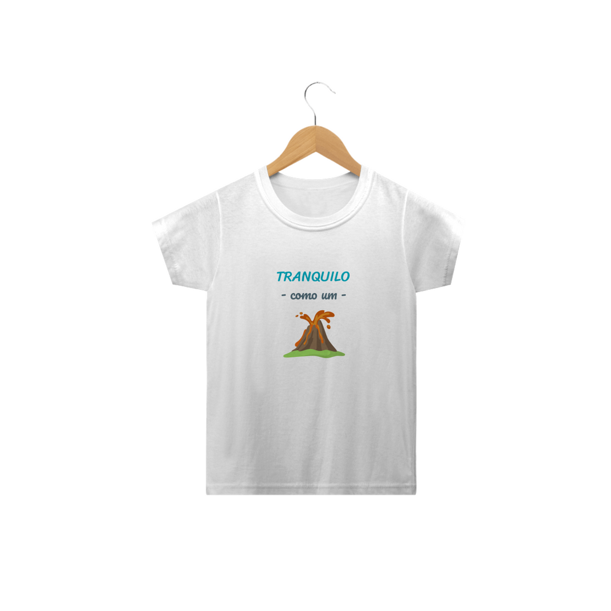 Nome do produto: Camiseta Classic Infantil Masculino Estampa Frase - Tranquilo como um vulcão