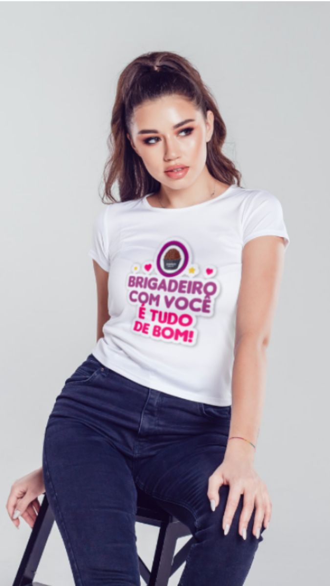 Nome do produto: Camiseta Feminina Baby look - Brigadeiro com você é tudo de bom