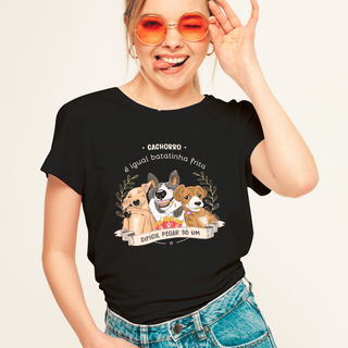 Camiseta Feminina Cachorro é Igual Fritas - Preta