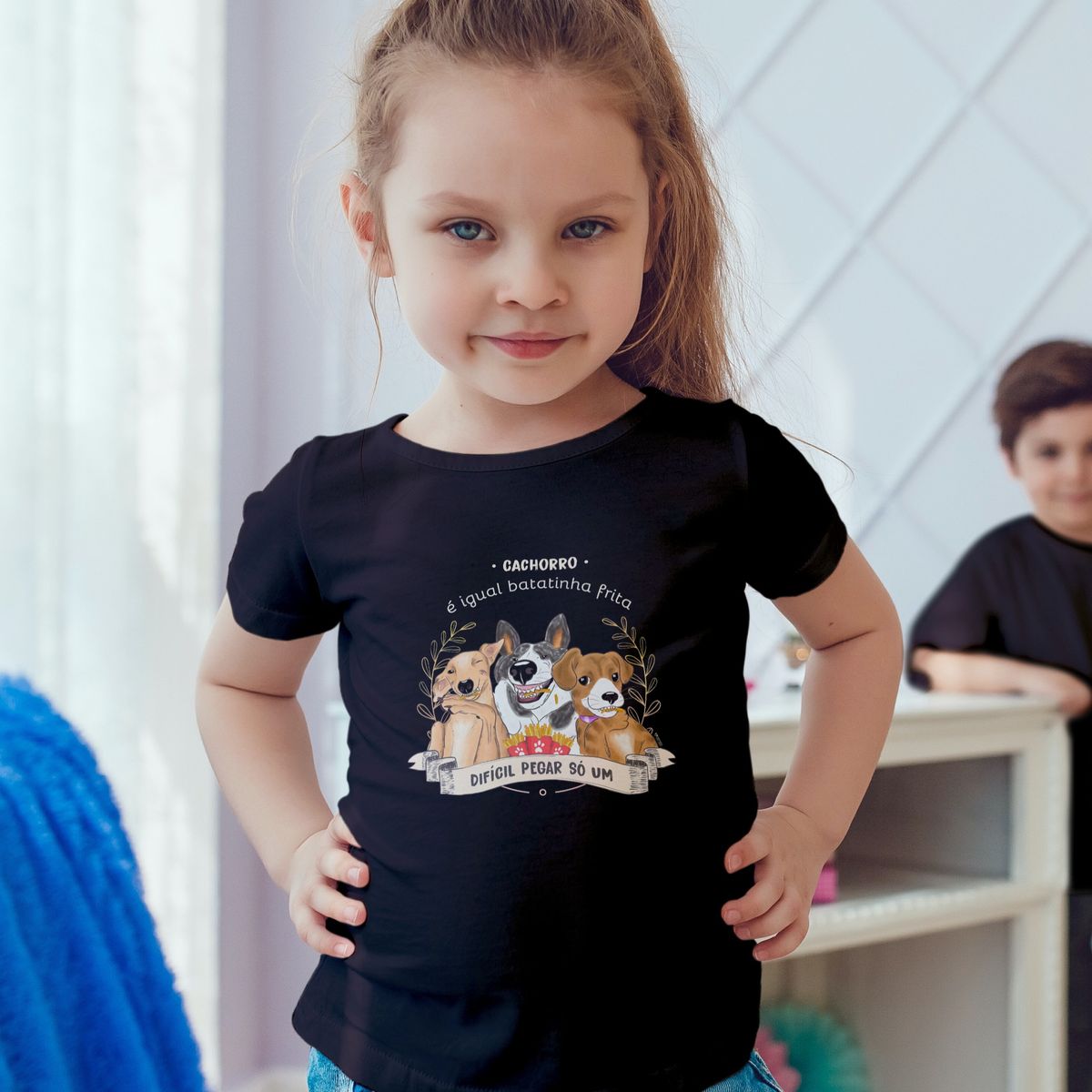 Nome do produto: Camiseta Infantil Unissex Cachorro é Igual Fritas Preta