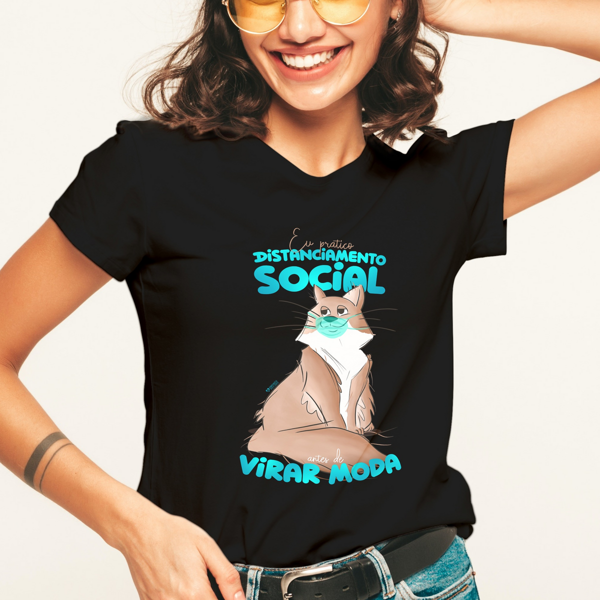 Nome do produto: Camiseta Feminina Gato Distanciamento Social