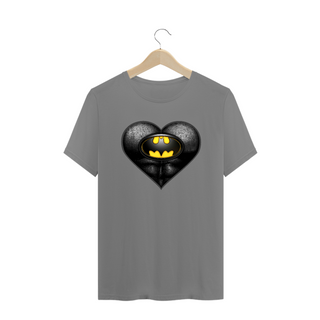 Nome do produtoCamiseta Plus Size Coração de Herói Batman