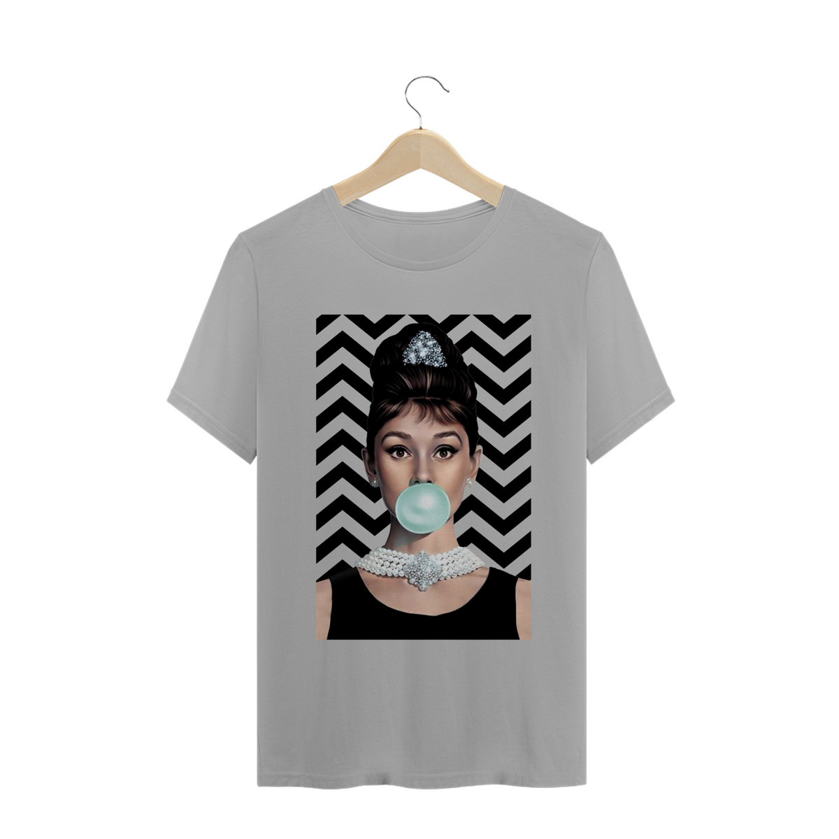 Nome do produto: Camiseta Audrey Hepburn Bubblegum