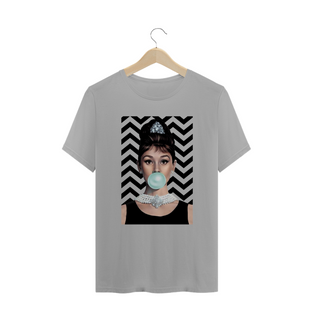 Nome do produtoCamiseta Audrey Hepburn Bubblegum #plusize