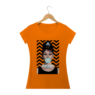 Nome do produtoCamiseta Audrey Hepburn Bubblegum #bylok