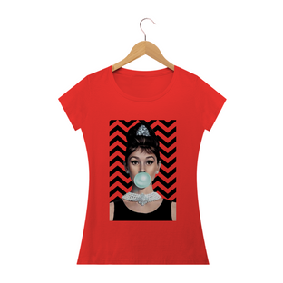 Nome do produtoCamiseta Audrey Hepburn Bubblegum #bylok