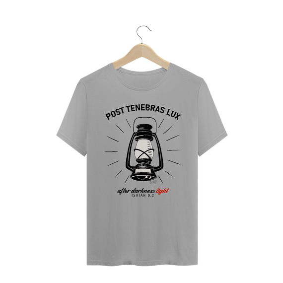 Camiseta Post Tenebras Lux - cores claras
