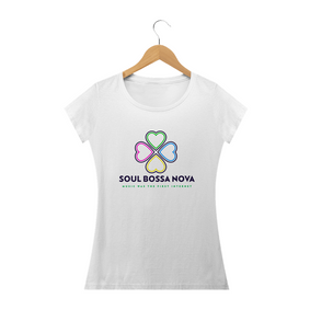 Camiseta feminina Trevo Boa Nova - Malha Prime.