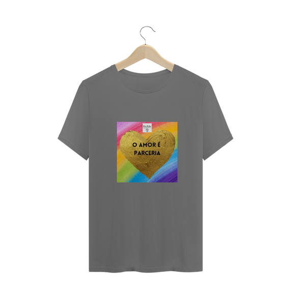 Camiseta Estonada O Amor é Parceria 