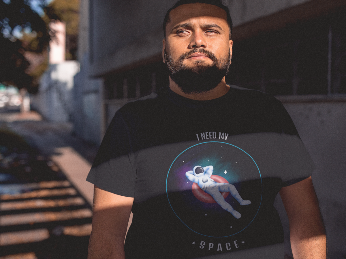 Nome do produto: NG - I Need My Space - T-Shirt Plus Ref.001