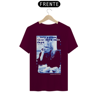 Nome do produtoCamiseta 'Joni Mitchell: Dark Cafe Days'