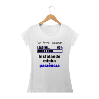 T-shirt Feminina Branca e Colorida (letra azul) 