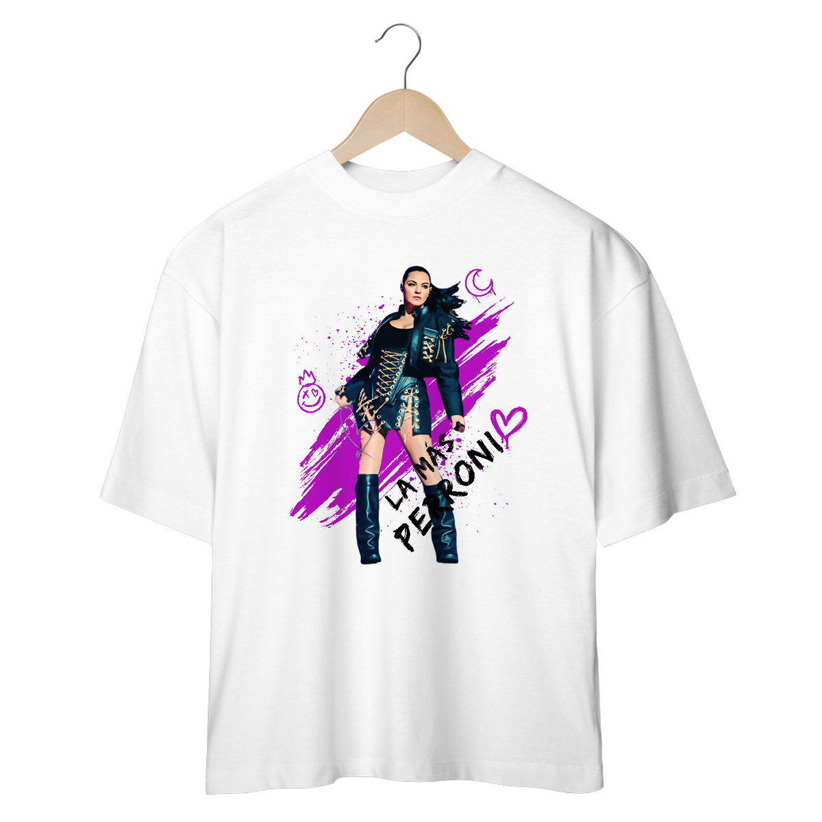 Nome do produto: Camiseta Oversized - RBD Maite Perroni La Más Perroni