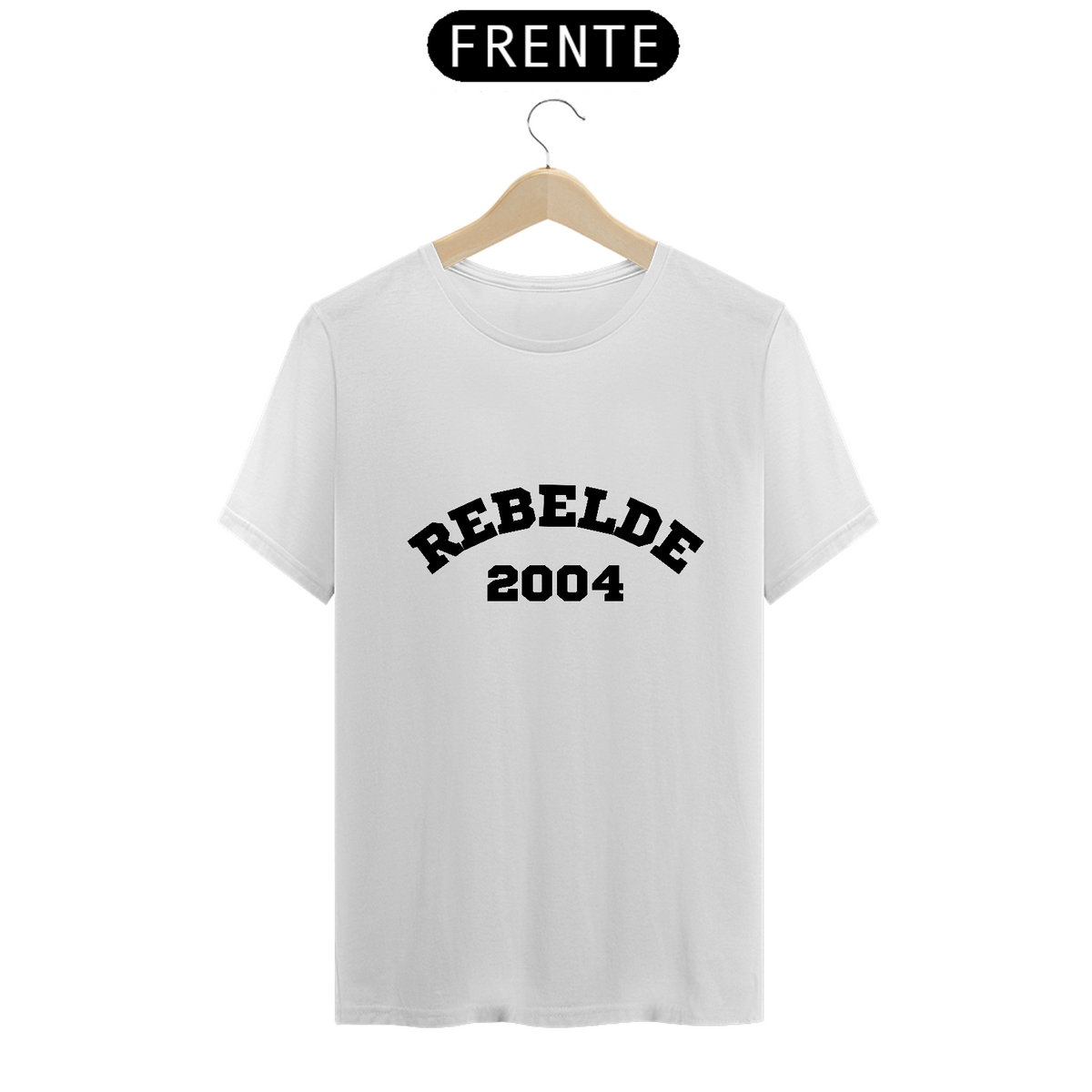 Nome do produto: Camiseta Unissex - Rebelde 2004 ®