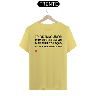 Camiseta To Fazendo Amor com Oito Pessoas - Amarela Estonada