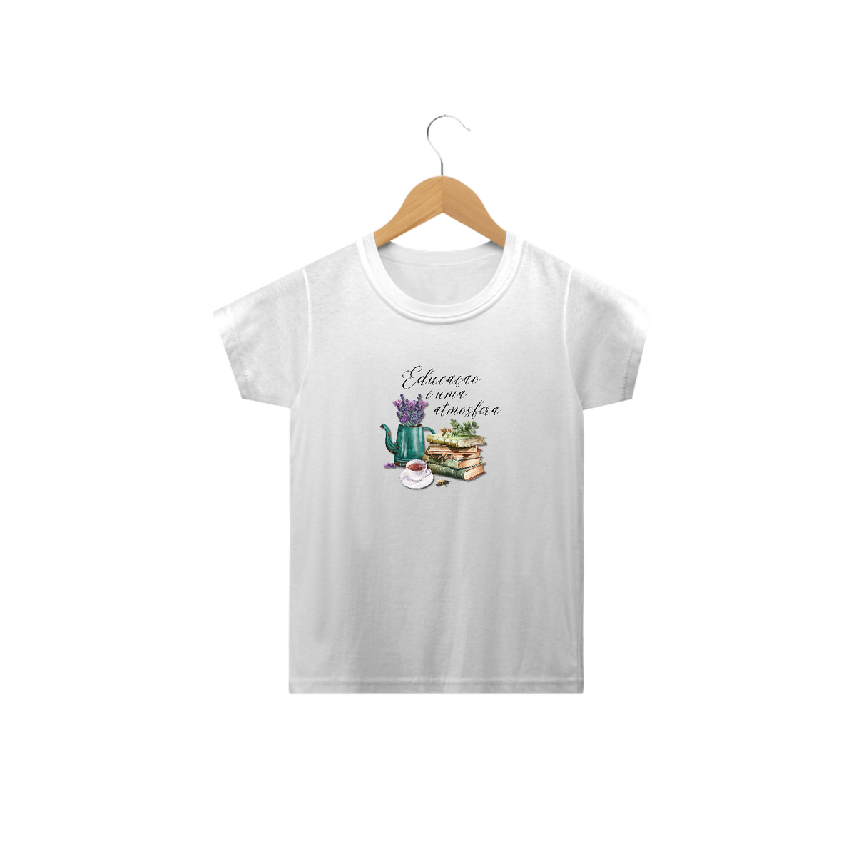 Nome do produto: Camiseta infantil a educação é uma atmosfera - Lavanda