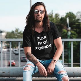 Nome do produto  Camiseta F*** Fake Friends