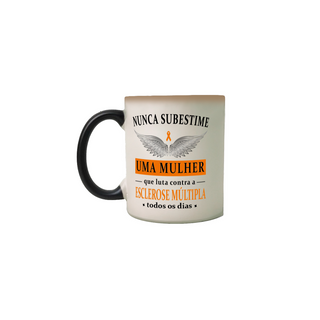 Nome do produtoNunca subestime uma mulher -- Caneca Mágica