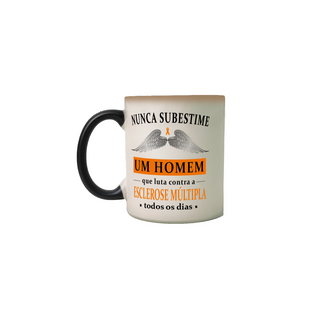 Nome do produtoNunca subestime um homem -- Caneca Mágica