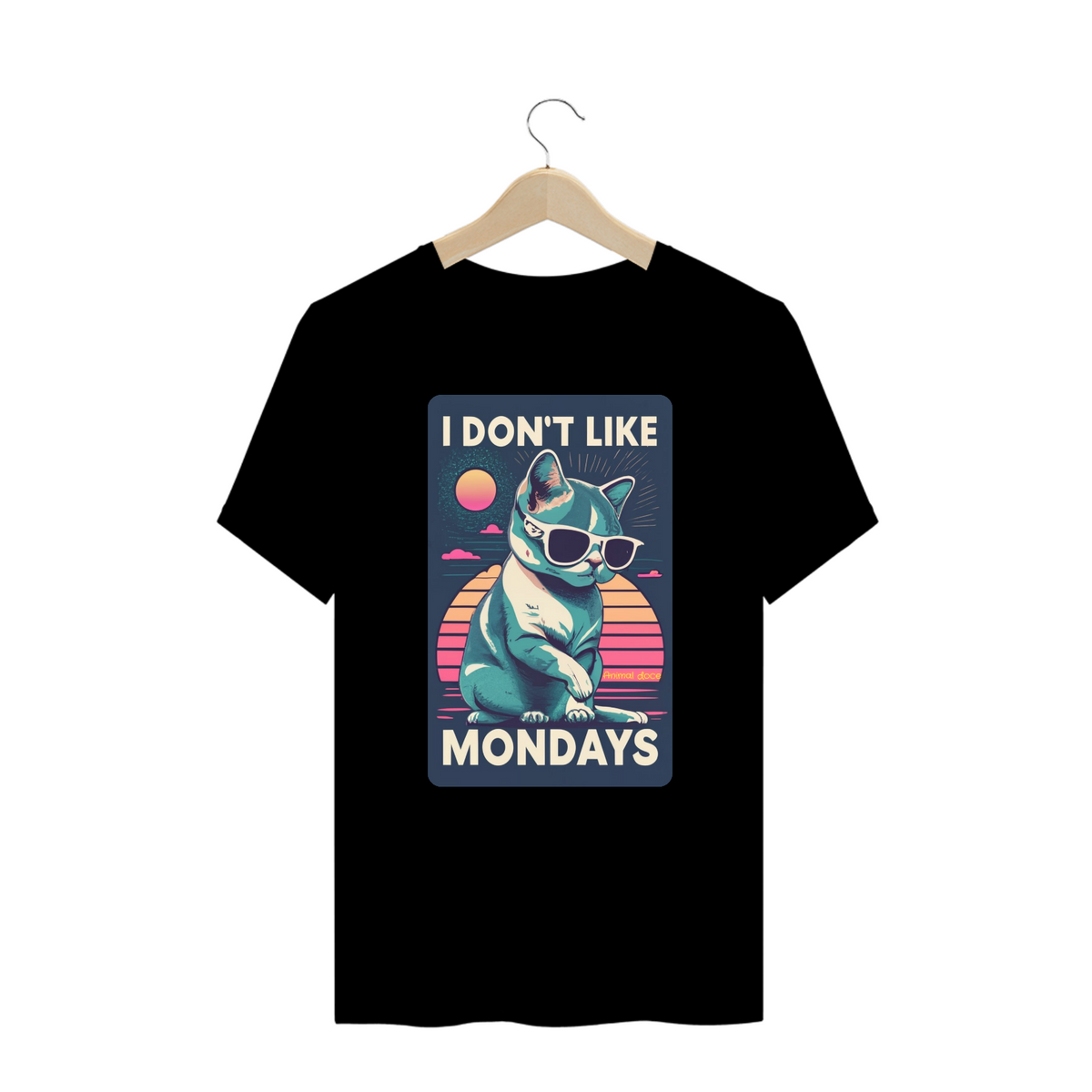 Nome do produto: CAMISETA T-SHIRT PLUS SIZE CAT, I DON\'T LIKE MONDAYS