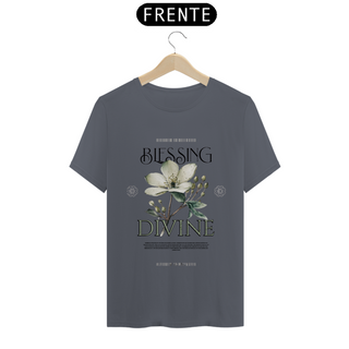 Nome do produtoTshirt Benção Divina camiseta clássica