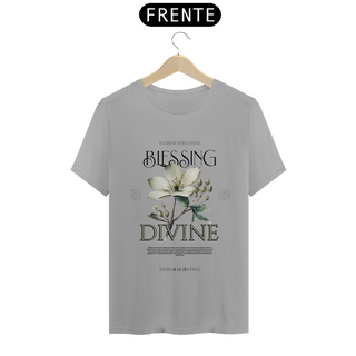 Nome do produtoTshirt Benção Divina camiseta clássica