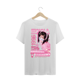 Camiseta Plus Size 'HIRAI MOMO (Twice)'