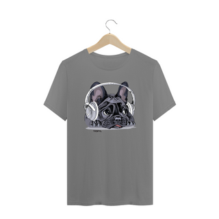 Nome do produtoCamiseta Plus Size Bulldog Francês Ouvindo Música