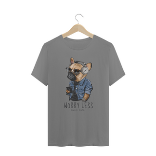 Camiseta Plus Size Cachorro Worry Less - Music More