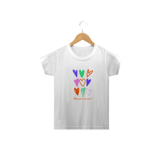 Camiseta Infantil corações - Deus é amor