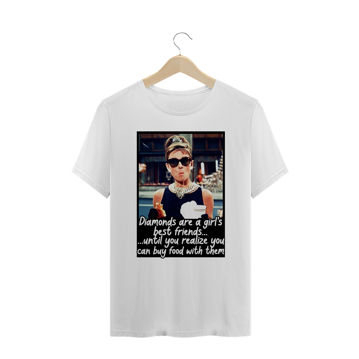 Nome do produto: Diamond Friends (Audrey Hepburn) - T-Shirt Plus Size