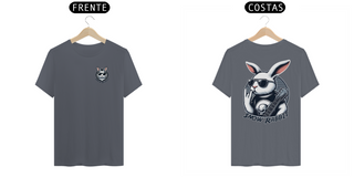 Nome do produtoSnow Rabbit Guitarrista frente e costas- camiseta adulto 