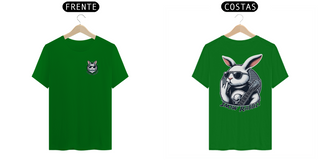 Nome do produtoSnow Rabbit Guitarrista frente e costas- camiseta adulto 