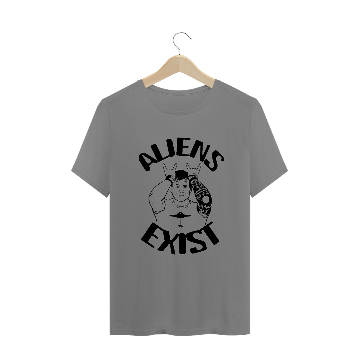 Nome do produto: Camiseta Plus Size Tom Delonge - Aliens Exist