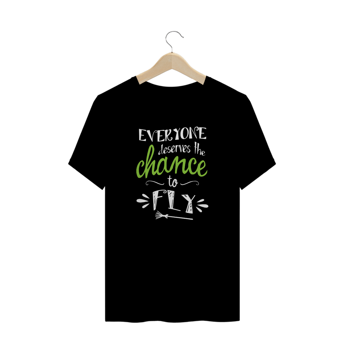 Nome do produto: Camiseta Plus Size - Everyone Deserves The Chance To Fly