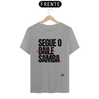 Camiseta divertida com frase 