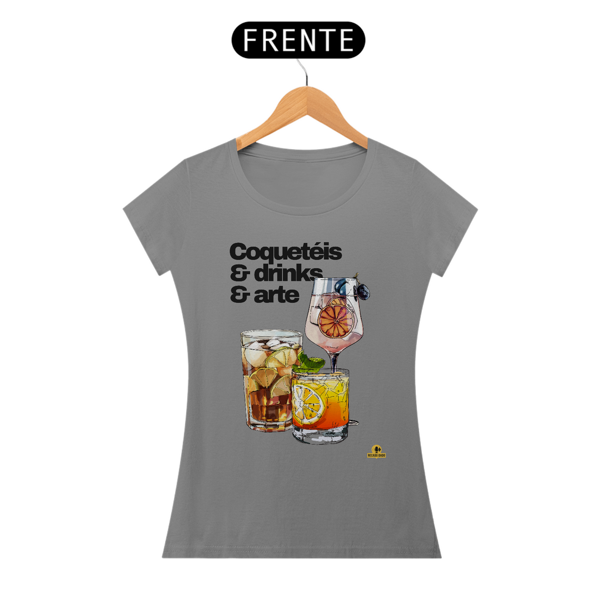 Nome do produto: Camiseta feminina de barman com coqueteis, drinks e arte, com estampa de lindos e deliciosos drinks.