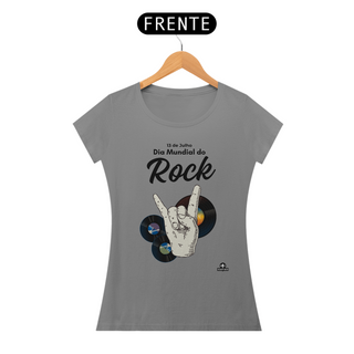 Nome do produtoCamiseta feminina retrô com disco de vinil e mão fazendo chifre celebrando o dia mundial do rock.