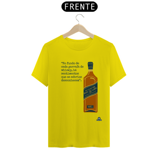 Nome do produtoCamiseta  com estampa de Garrafa de Whisky e frase melancólica 