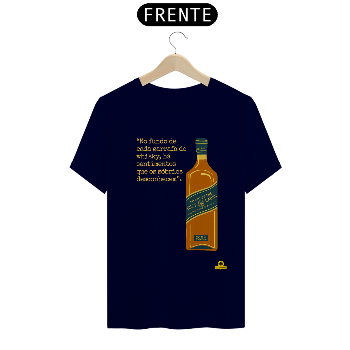 Nome do produto: Camiseta  com estampa de Garrafa de Whisky e frase melancólica \