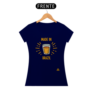 Nome do produtoA combinação perfeita: camiseta 'Made in Brazil' com estampa de copo americano, um verdadeiro símbolo da cultura brasileira!