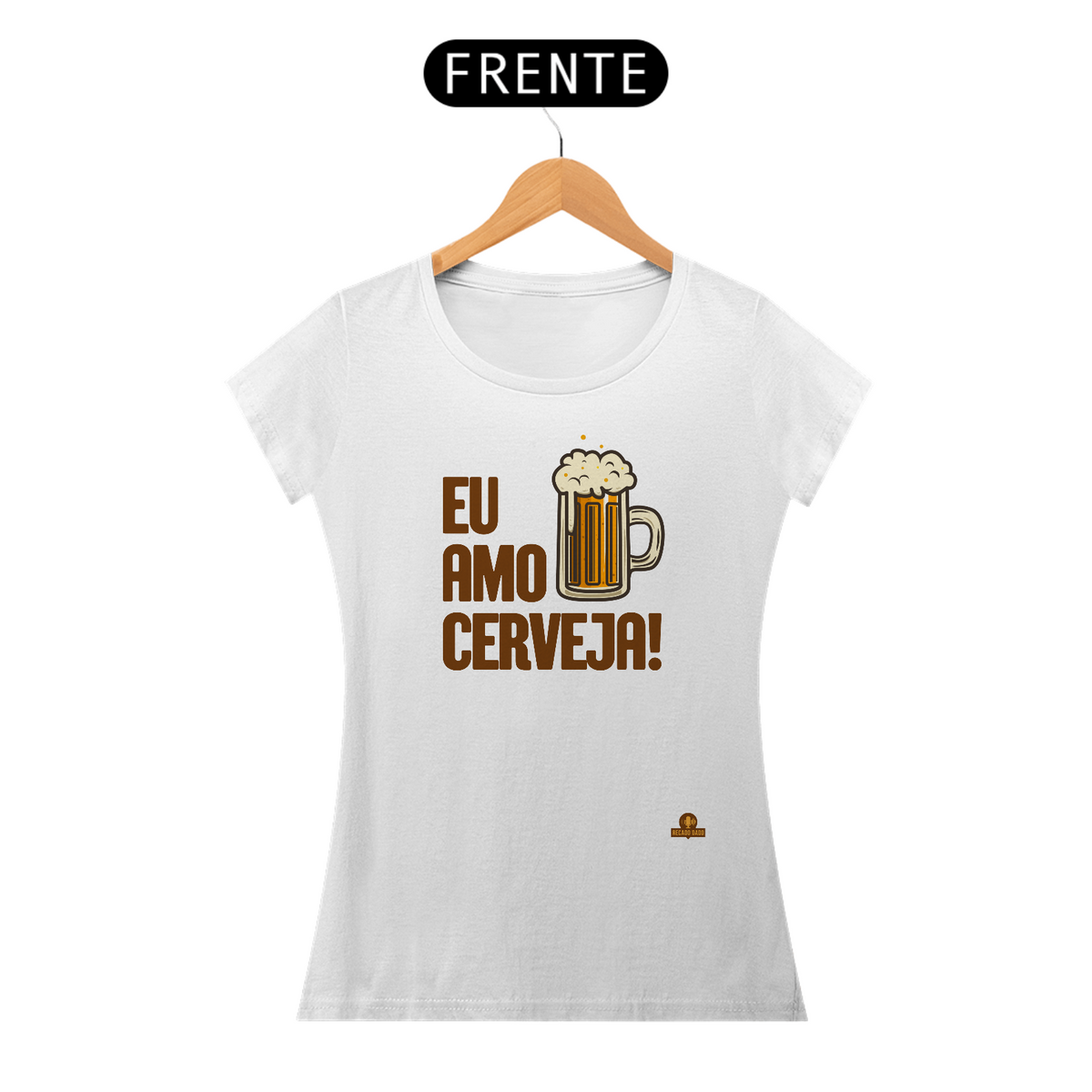 Nome do produto: Camiseta feminina com a frase Eu Amo Cerveja e imagem de uma bela caneca de Chopp.