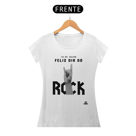 Camiseta feminina com frase 