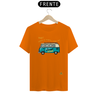 Nome do produtoCamiseta de viagem com linda estampa de Kombi motor home e a frase 