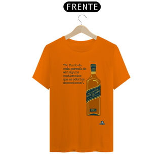 Nome do produtoCamiseta  com estampa de Garrafa de Whisky e frase melancólica 