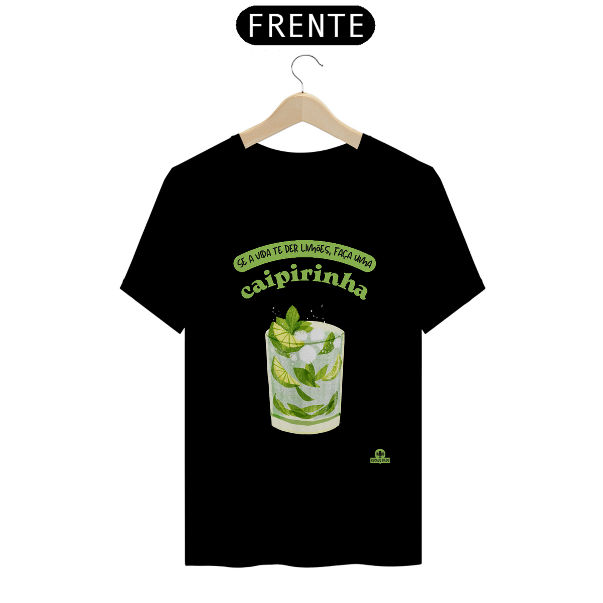 Nome do produto: Camiseta de barman com estampa do tradicional drink brasileiro: caipirinha, e frase \