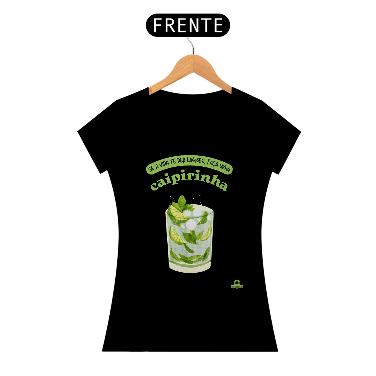 Nome do produto: Camiseta feminina de barman com estampa do tradicional drink brasileiro: caipirinha, e frase \