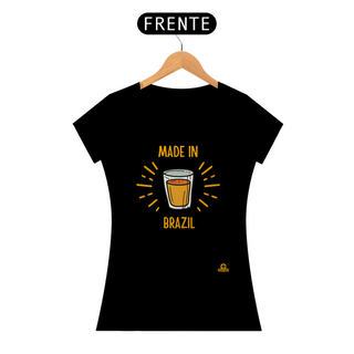 A combinação perfeita: camiseta 'Made in Brazil' com estampa de copo americano, um verdadeiro símbolo da cultura brasileira!